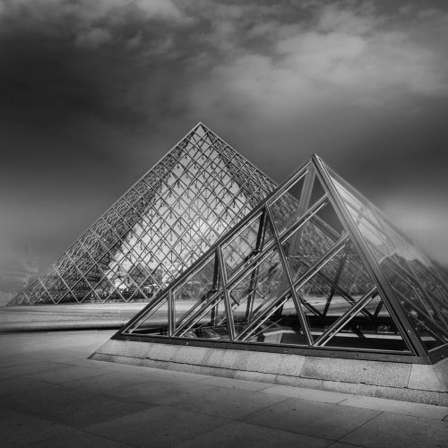 Contemporary Architecture - Louvre- Paris